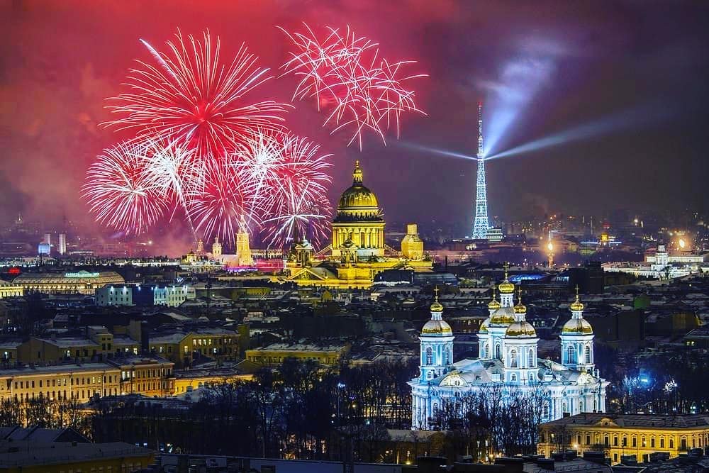 Петербург зажигает огни!