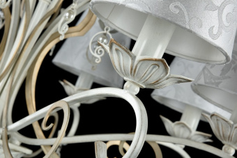 Подвесная люстра Maytoni Monile ARM004-08-W